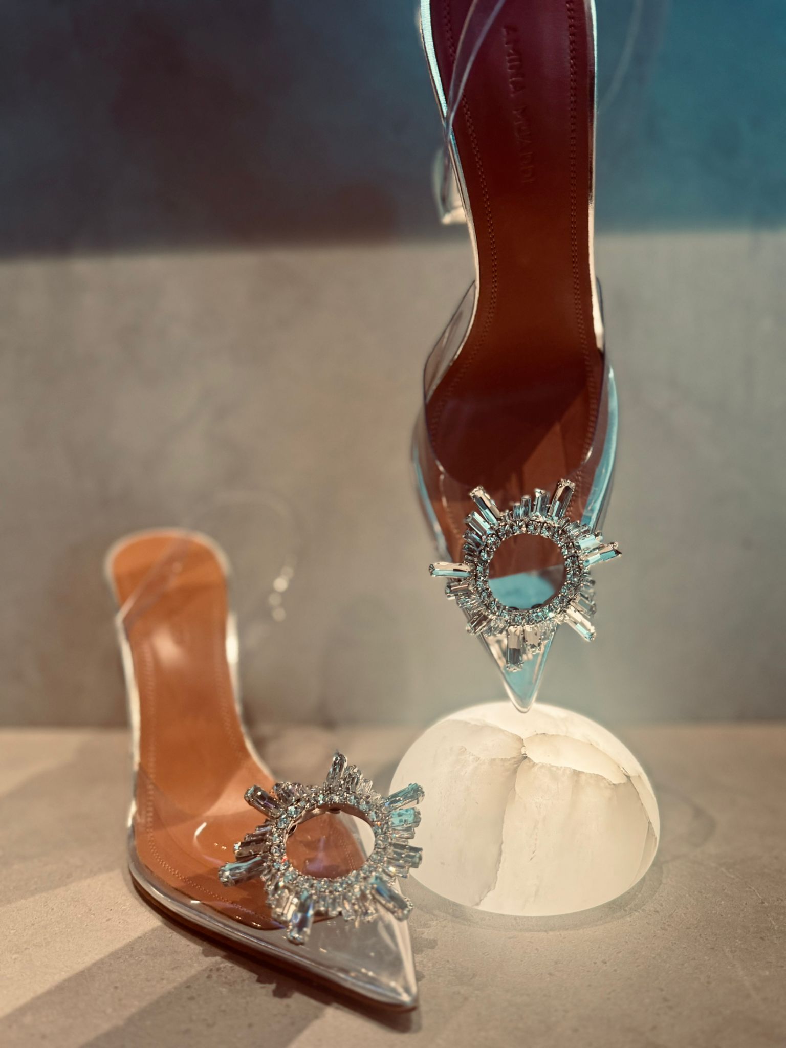 AMINA MUADDI BEGUM CRYSTALS