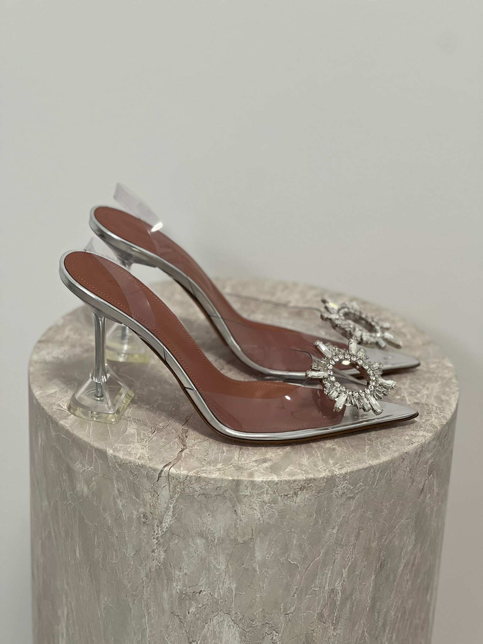 AMINA MUADDI BEGUM CRYSTALS